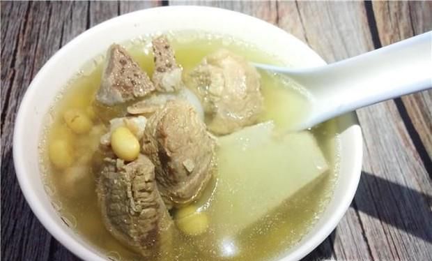 黄豆炖骨头汤的美味做法
