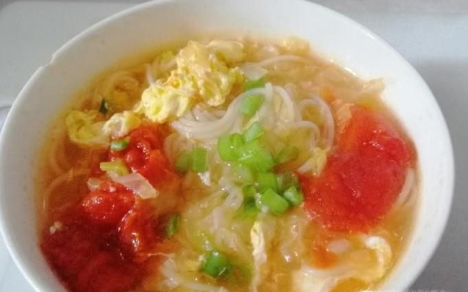 白菜丝西红柿鸡蛋面的做法