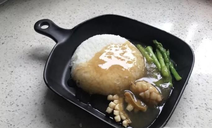 如何做鲍鱼捞饭？