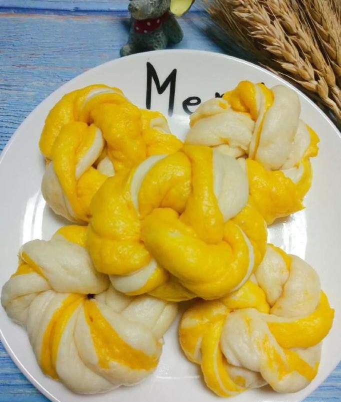 如何做双色南瓜花卷？