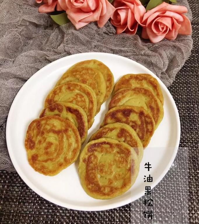 如何做牛油果松饼？