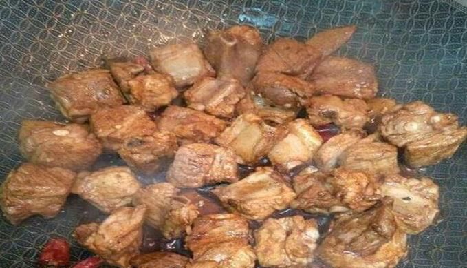 土豆炖排骨怎么做好吃