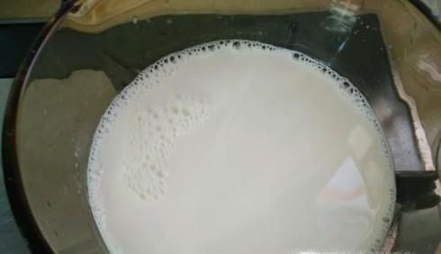 怎么打发奶泡做一杯卡布奇诺