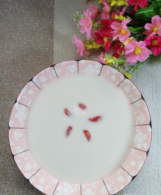 怎样做美味的黄豆花生黑豆浆？