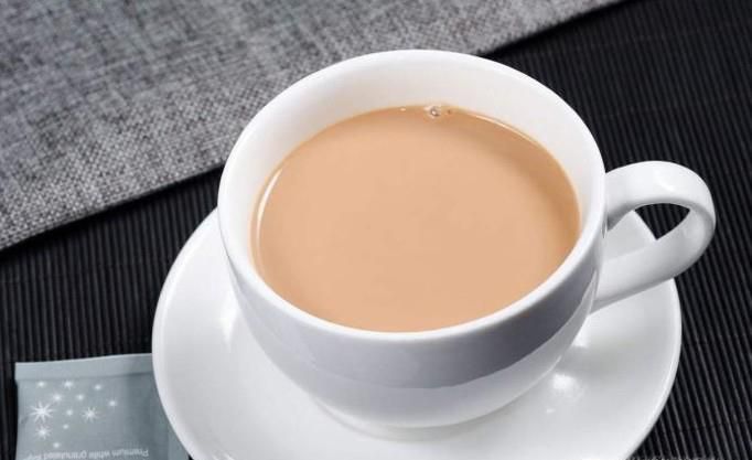 如何自制奶茶？