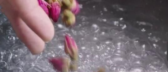 网红玫瑰奶茶的制作方法