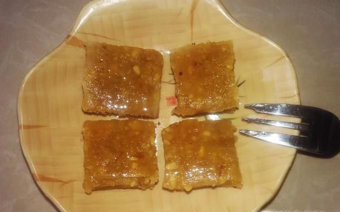 自制的绿豆板栗糕点