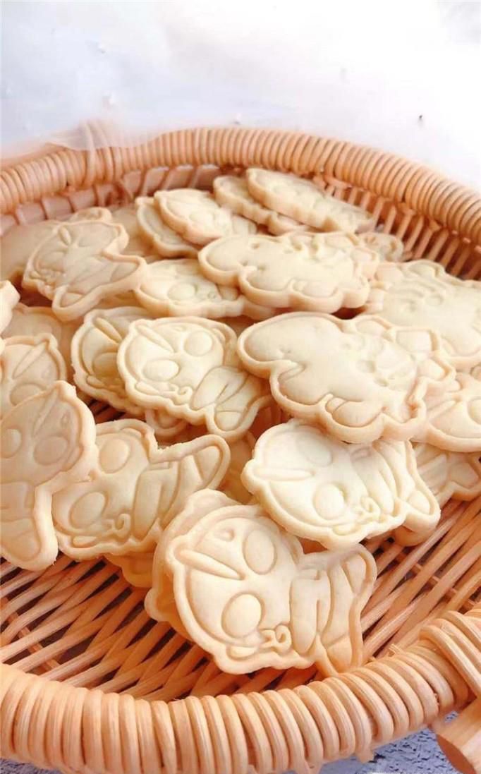 如何在家做卡通饼干？