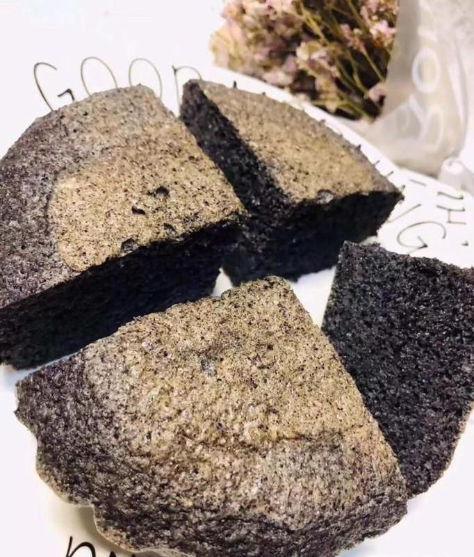 如何做黑米蒸蛋糕？