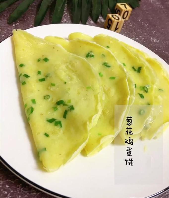 如何做葱花鸡蛋饼？
