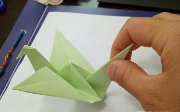如何折一只会飞的千纸鹤