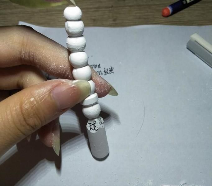 用粉笔做九层玲珑塔