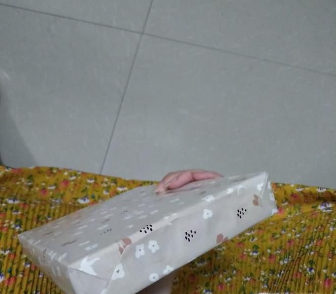 怎样自己为爱人包礼物