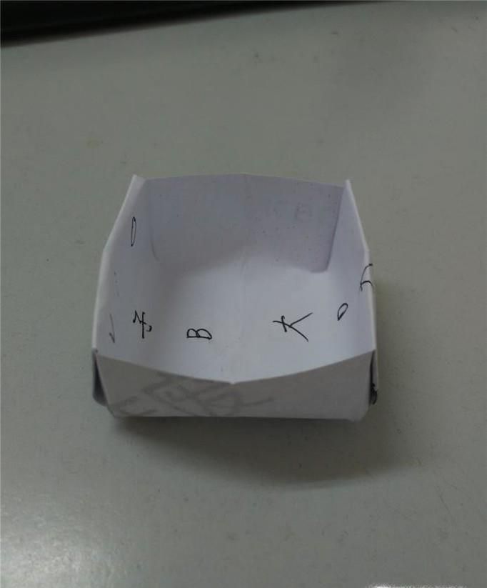 折纸之餐桌小垃圾箱