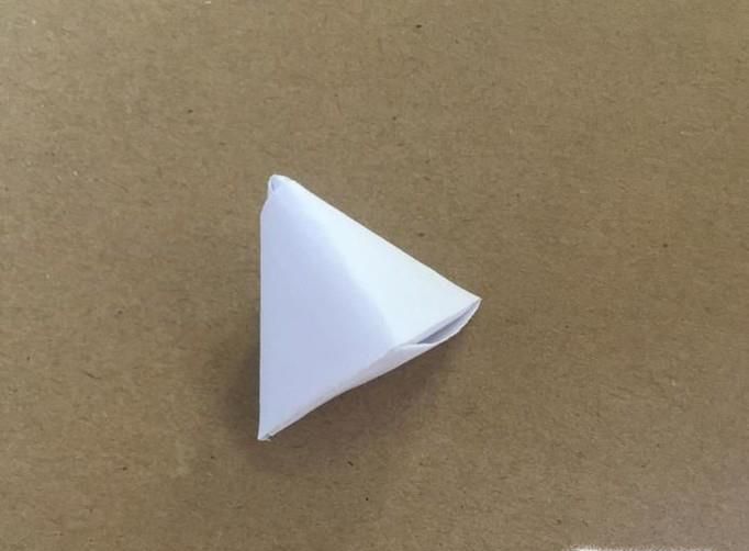 怎样折叠纸粽子