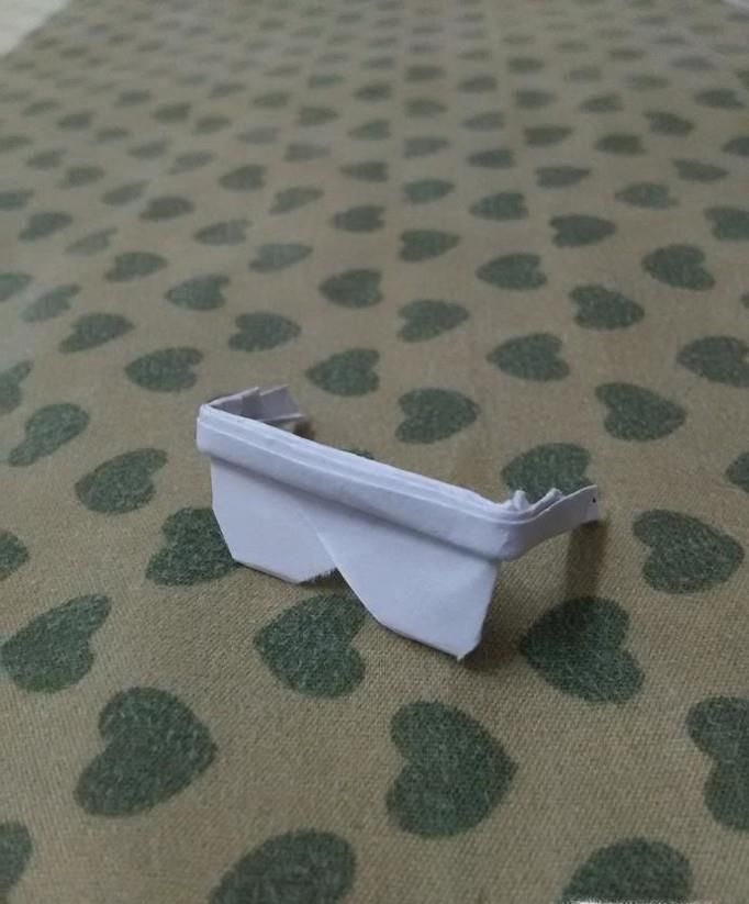 (手工折纸)怎么用纸折一个逼真的眼镜