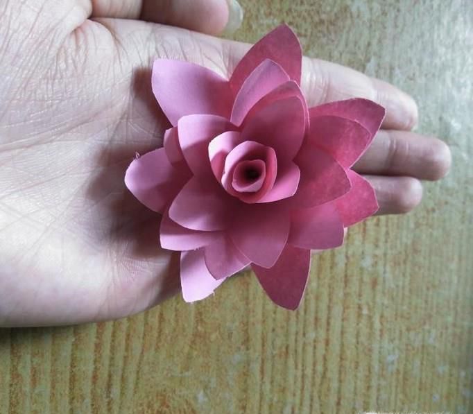 手工折纸莲花制作