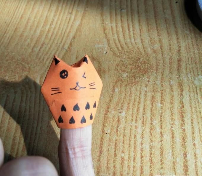 如何折一只猫咪手偶