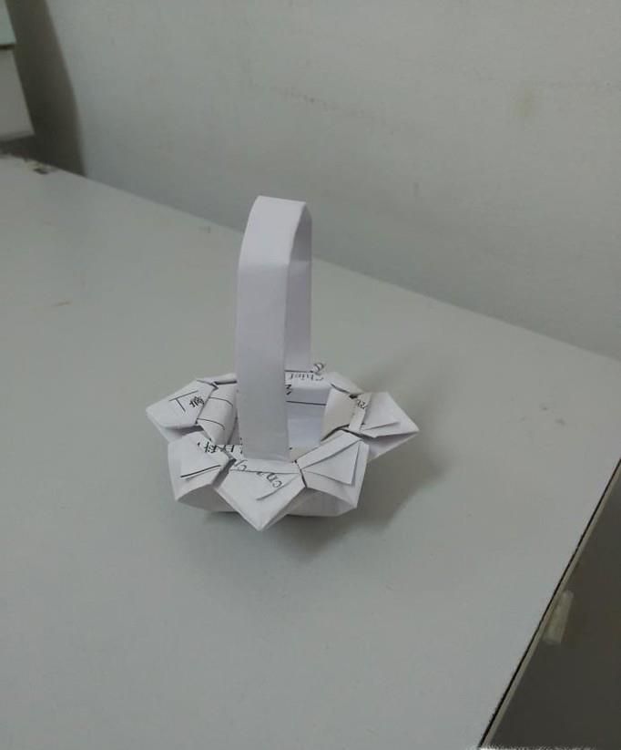 教你折纸”莲花花篮”的折法