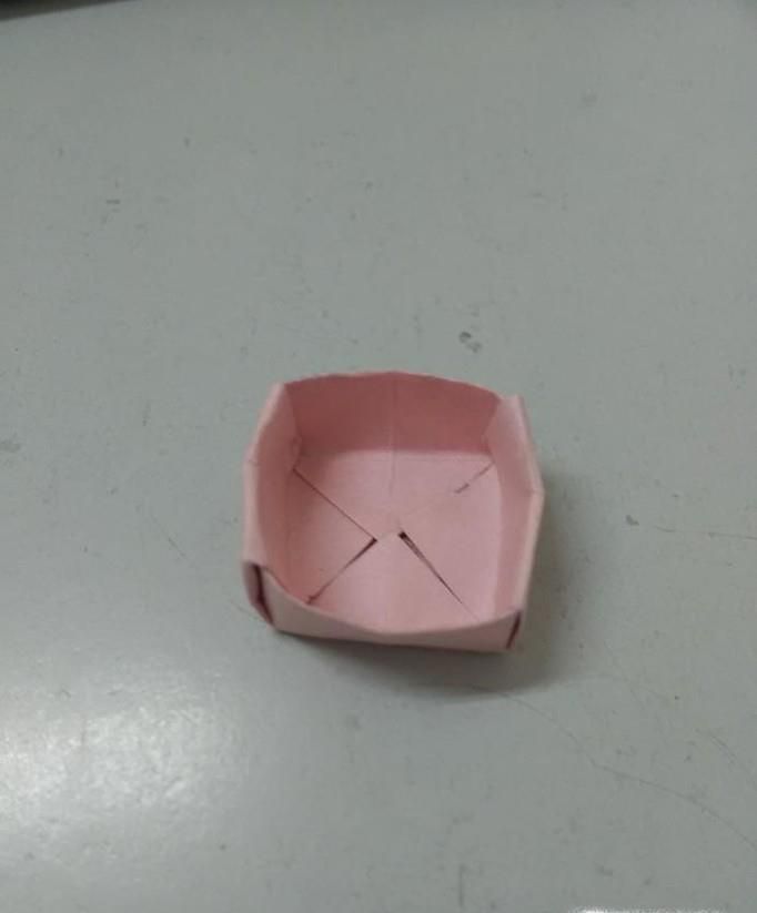 教你怎么用彩纸折简易收纳盒