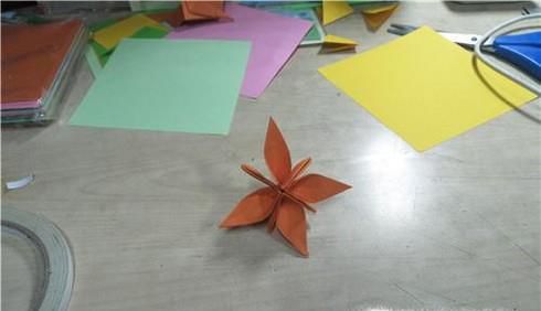 如何折一朵不一样的花?
