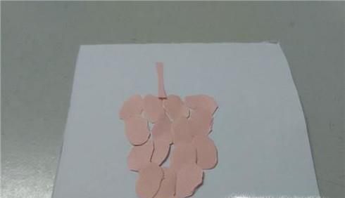 幼儿趣味粘贴画：水果