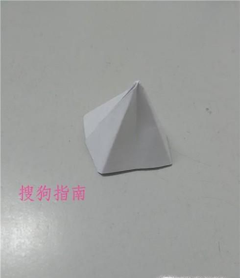 如何用纸折金字塔
