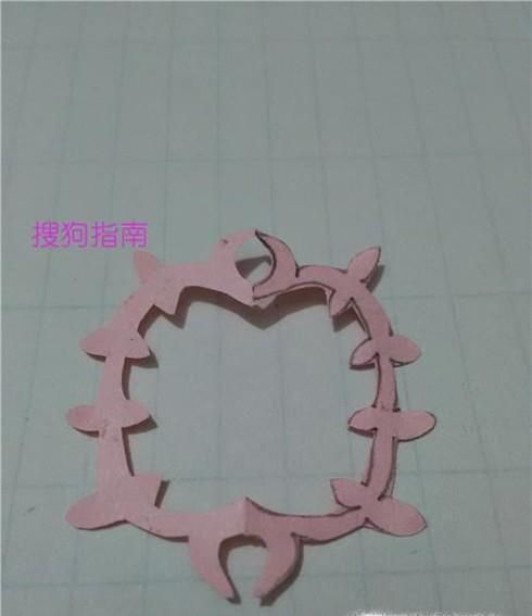 怎样剪出漂亮的相框边?