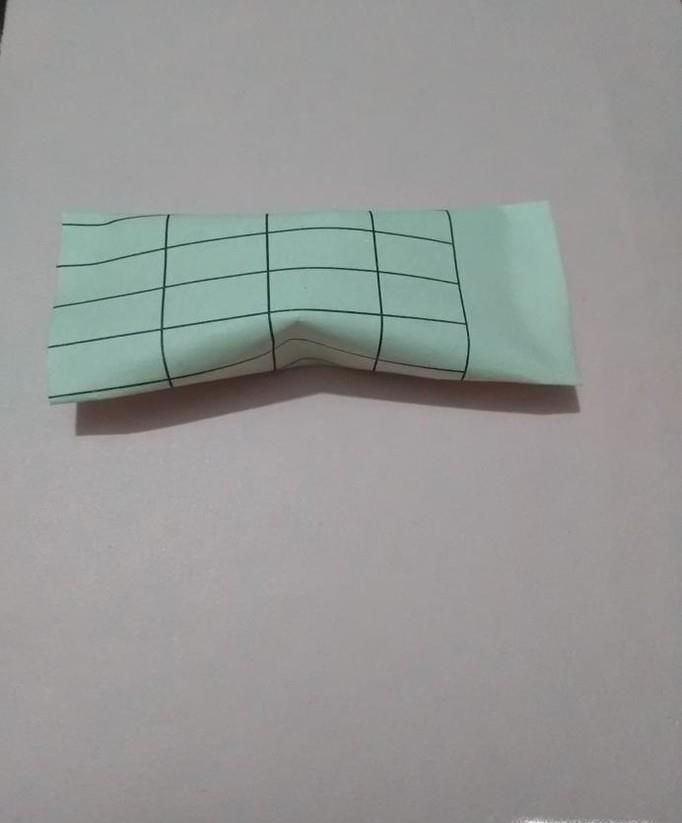 如何用纸折出糖果?