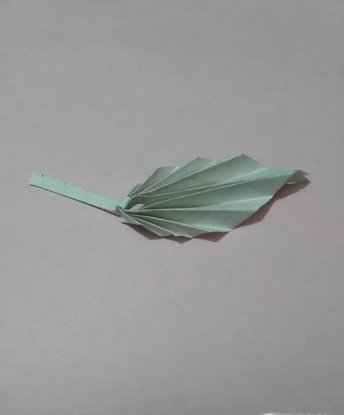 怎样折超精致纸树叶
