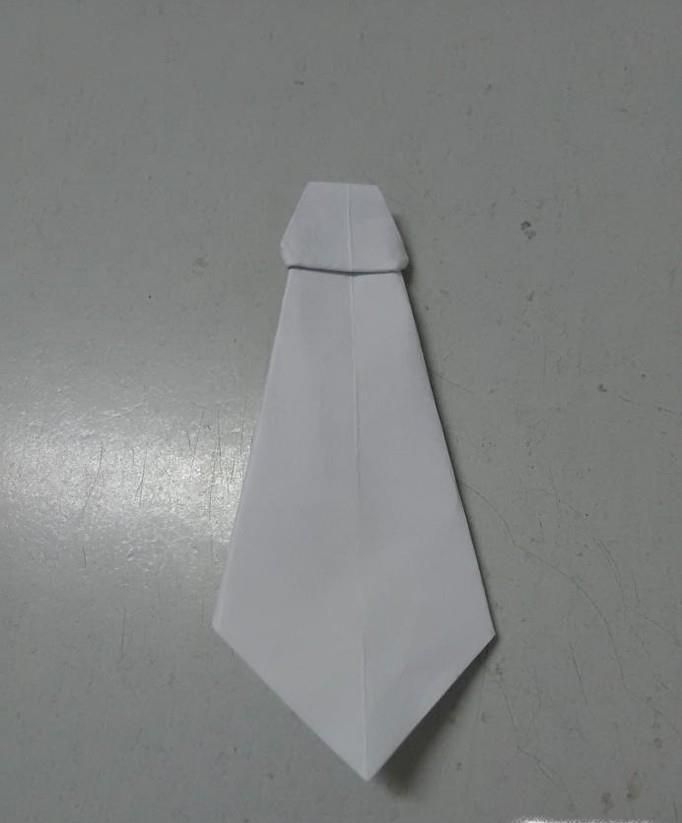 用纸怎么折红领巾