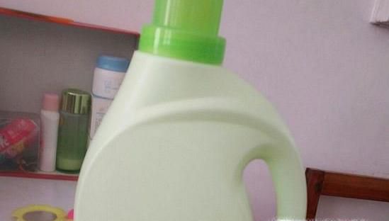 洗衣液瓶子如何做制作花盆？