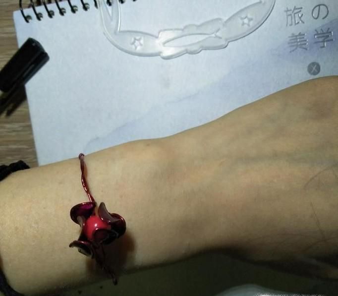DIY细铁丝手环的制作