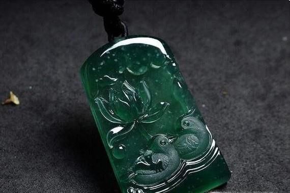 蓝水翡翠好吗 翡翠蓝水和晴水区别