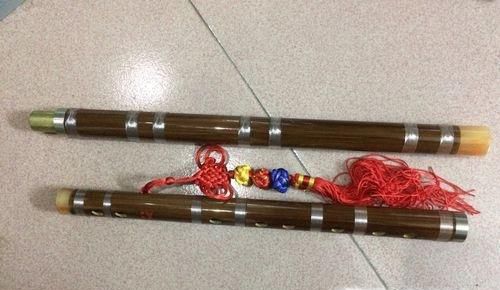 笛子贴笛膜的方法