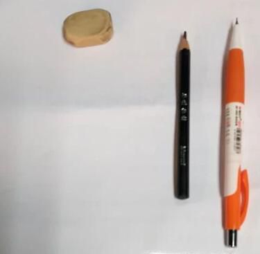 教你画蜡笔小新和他家的小白