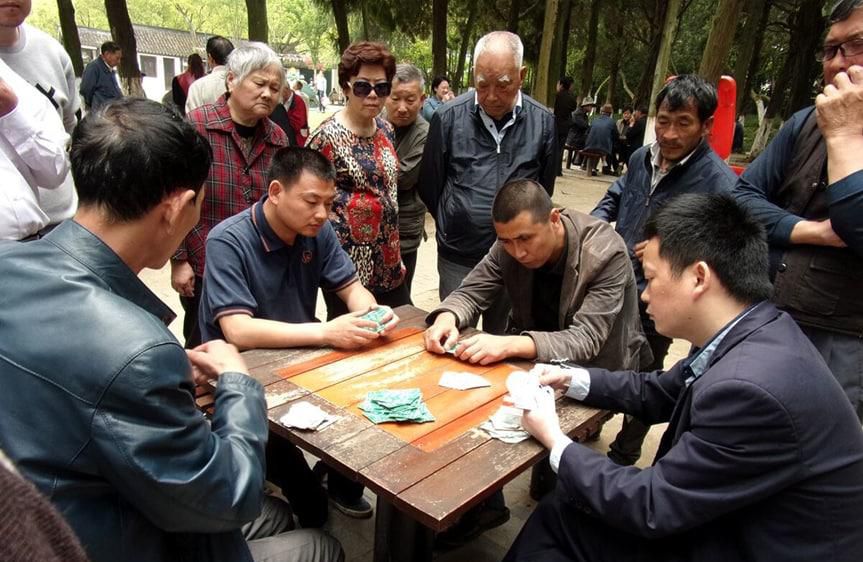 朋友喜欢赌博怎么劝