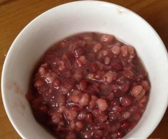 巧用红豆薏米去湿气