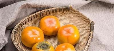 与柿子相克的食物