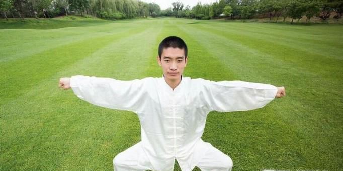 24式简化太极拳 练习24式太极拳的要点