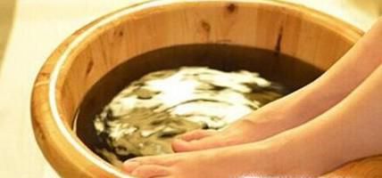 几点泡脚对身体最好？