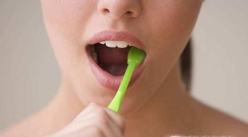 刷牙过程中常出现的错误的方式有哪些？
