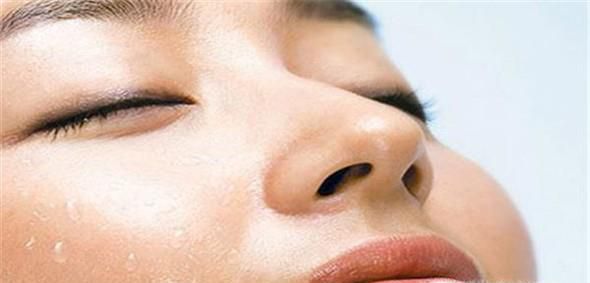 自体软骨隆鼻后效果很自然吗
