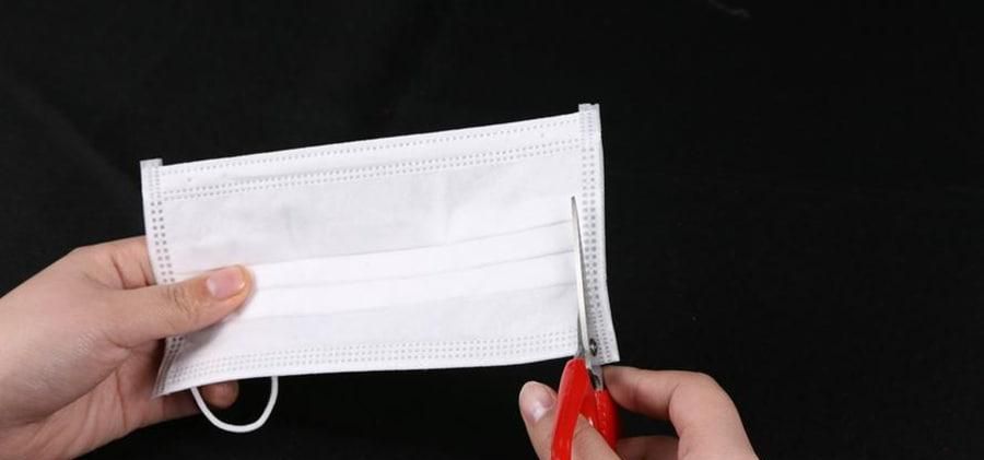 两个一次性口罩一起带好吗
