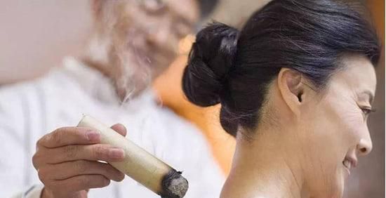 背部感觉钻风能艾灸吗