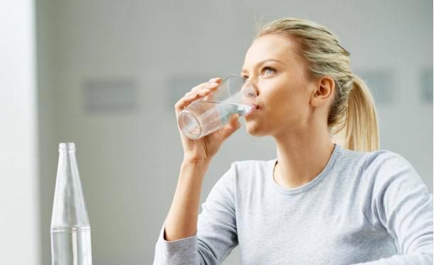 矿泉水比烧自来水好吗